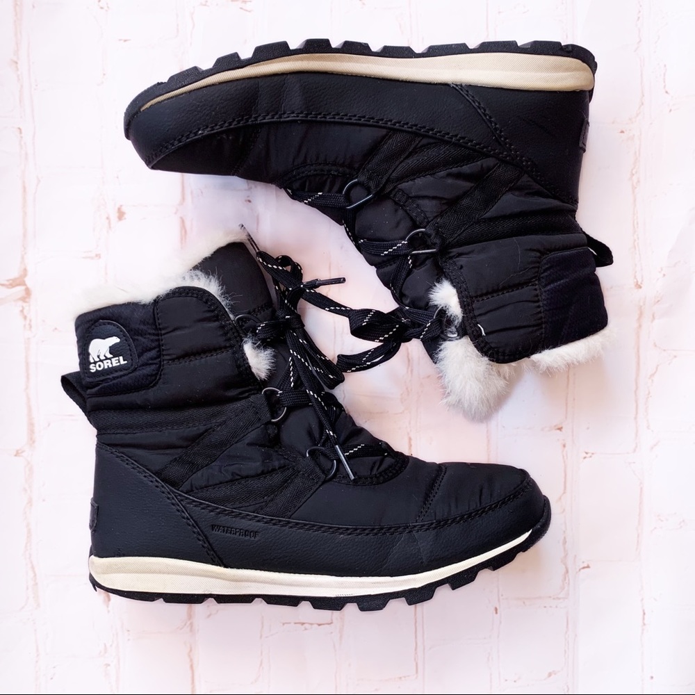 Sorel Whitney Short lace Black Waterproof Snow Boots Size 7